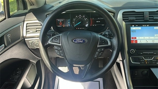 2017 Ford FUSION Base